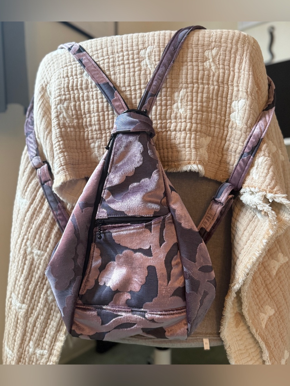 NEW VELVET PATTERNED CONVERTIBLE BACKPACK WITH POCKETS AND ADJUSTABLE STRAPS